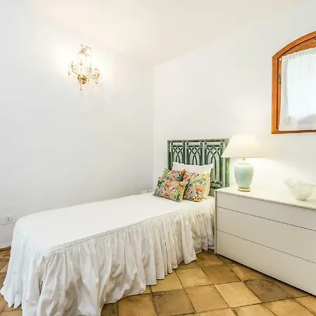 Quarto em Acomodações Particulares Cardebello *