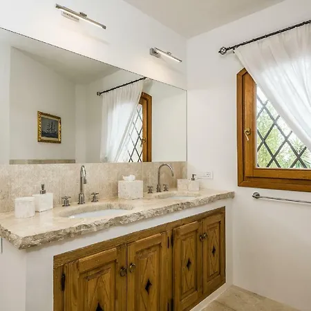 Quarto em Acomodações Particulares Cardebello Porto Cervo